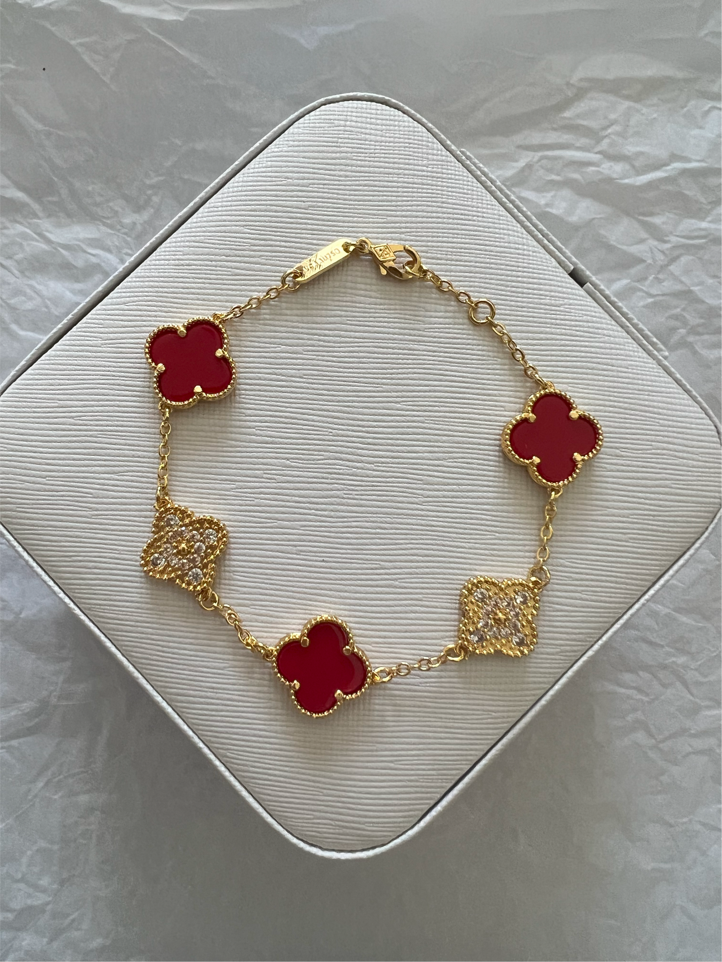 GOLD RED WITH STONE CLOVER BRACELET