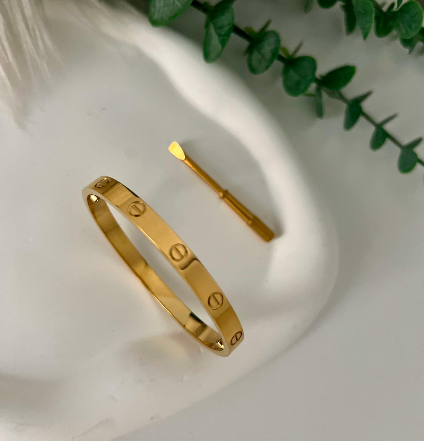 LOVE GOLD PLAIN BRACELET