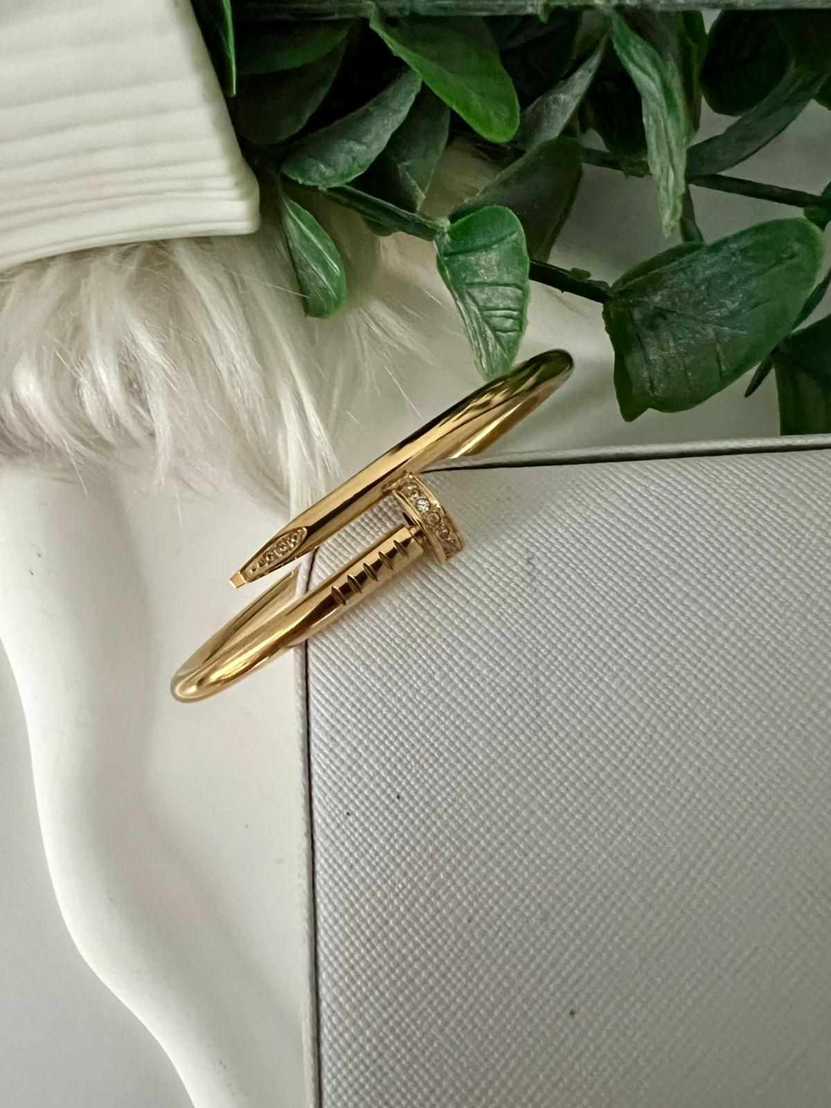 NAIL WITH STONE BRACELET GOLD