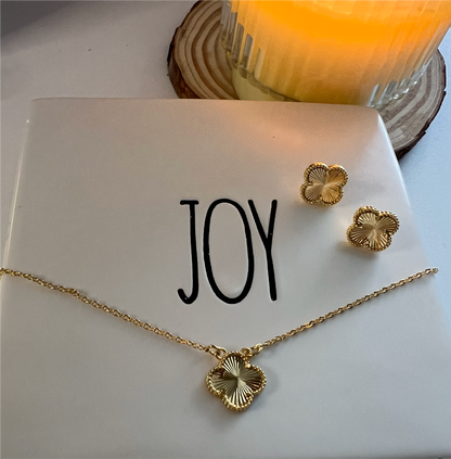 SET 2 GOLD PIECES CLOVER (NECKLAGE AND EARRING)
