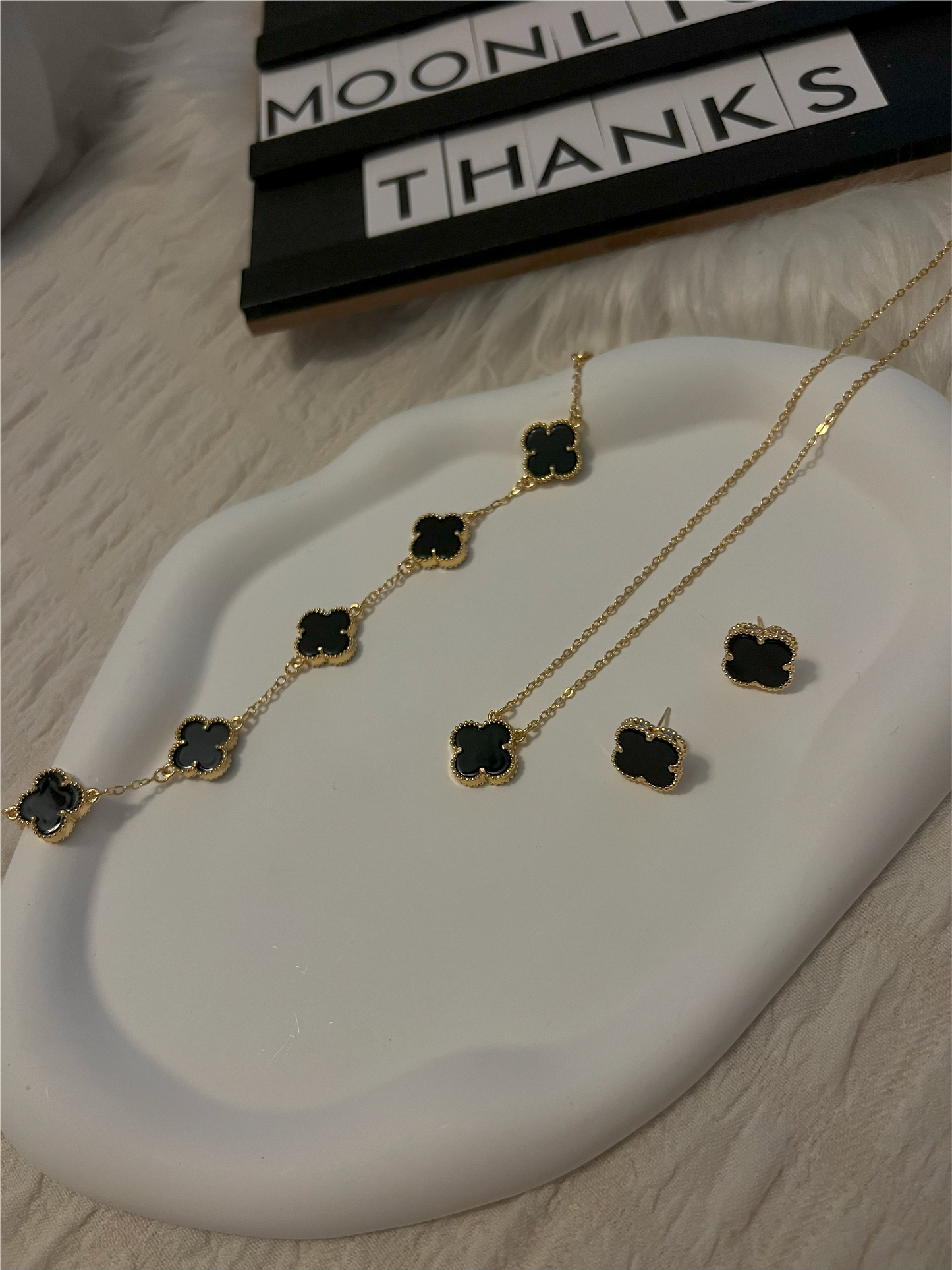 SET 3 GOLD PIECES CLOVER (BRACELET, NECKLAGE AND EARRING)