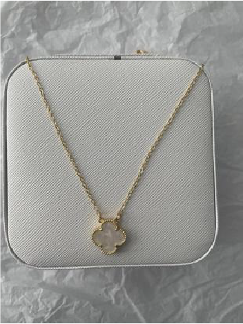One Clover Plain Necklace