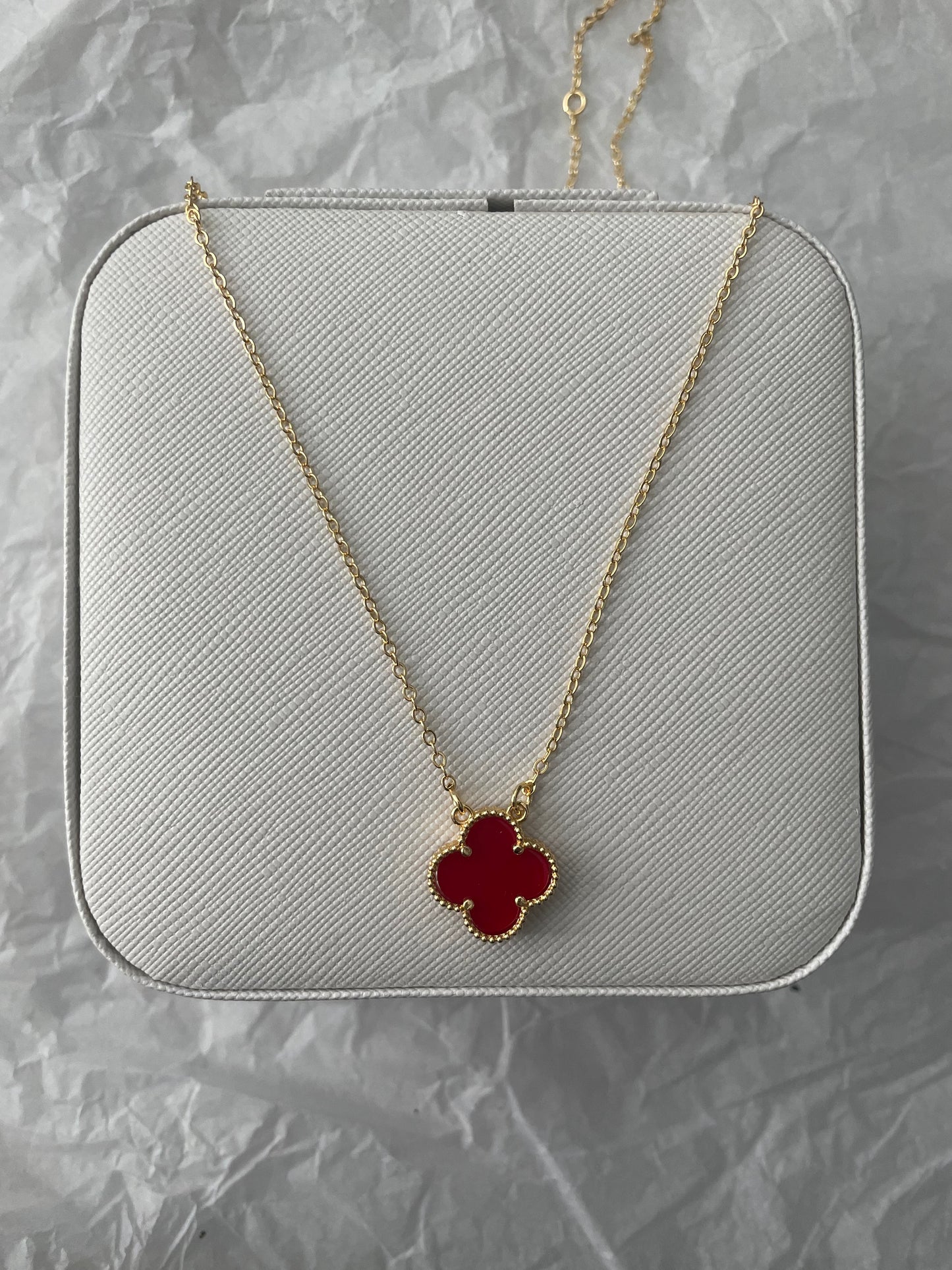 One Clover Plain Necklace