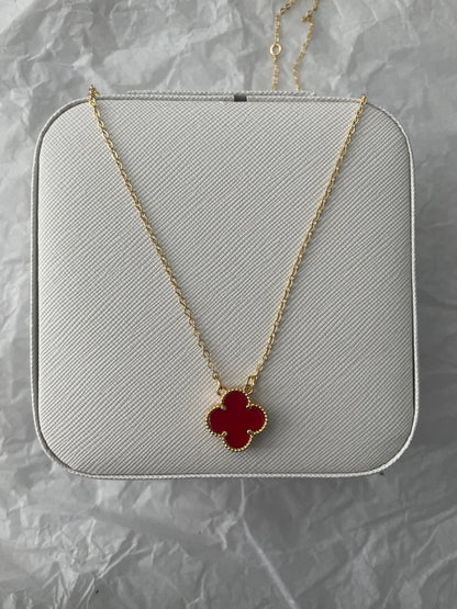 One Clover Plain Necklace