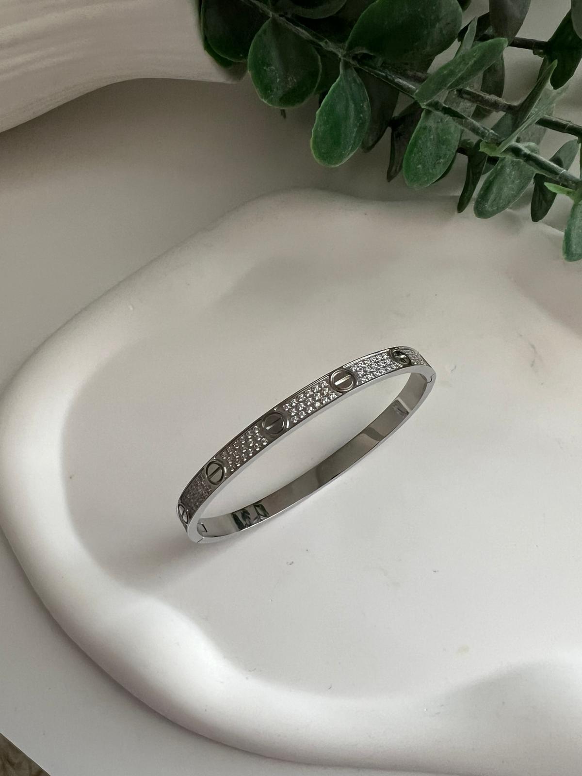 FULL DIAMONDS LOVE BRACELET